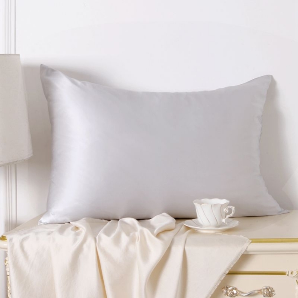 NWT Luxury Silk Pillowcase